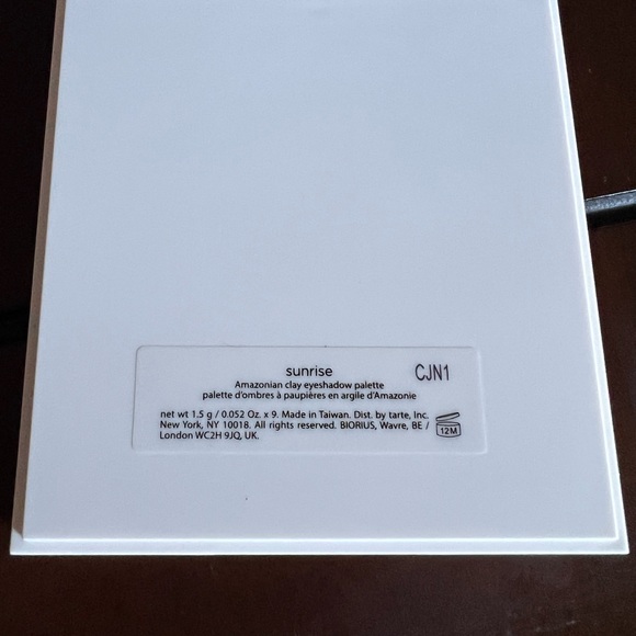 🎨TARTE AMAZONIAN CLAY EYESHADOW PALETTE - Picture 4 of 6